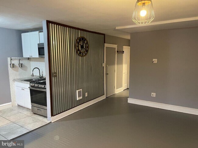 Foto del edificio - 5437 Torresdale Ave
