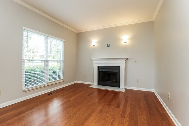 Foto del edificio - 1472 Aaronwood Dr