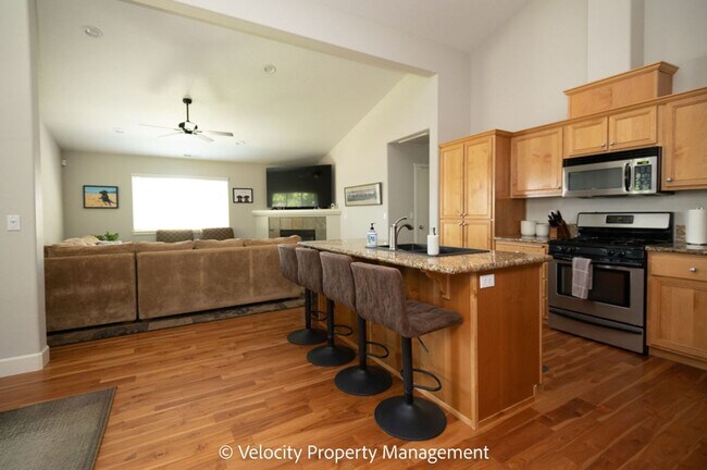 Foto del edificio - Beautifully Maintained Single Level Home with AC!