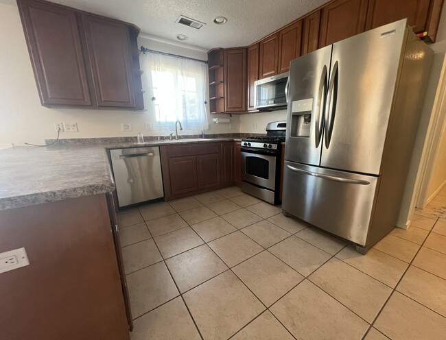 Foto del edificio - 6116 Cloudcroft Rd NW