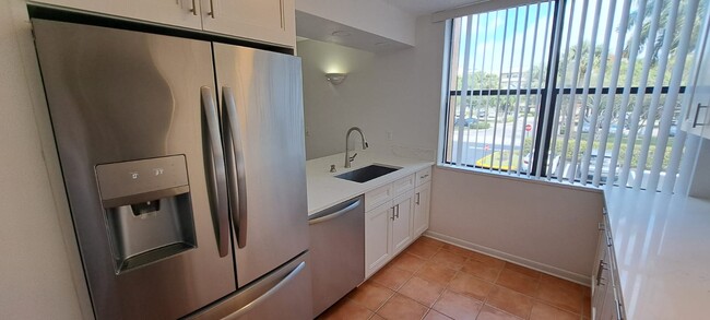 Building Photo - 750 Egret Cir