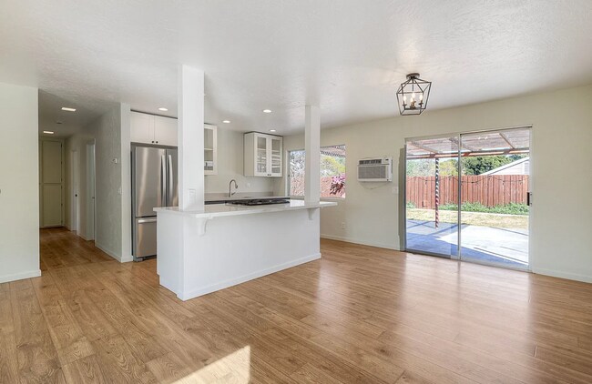 Foto del edificio - 2371 Berry St