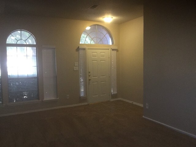 Building Photo - 1020 Magnolia Lane