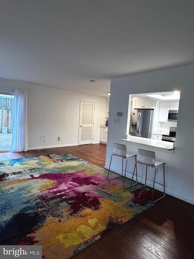 Foto del edificio - 1722 Whitfield Ct