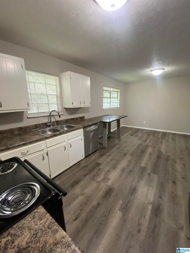 Building Photo - 5213 Goldmar Dr