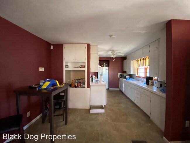 Building Photo - 2 br, 2 bath House - 401 S. 14th Street