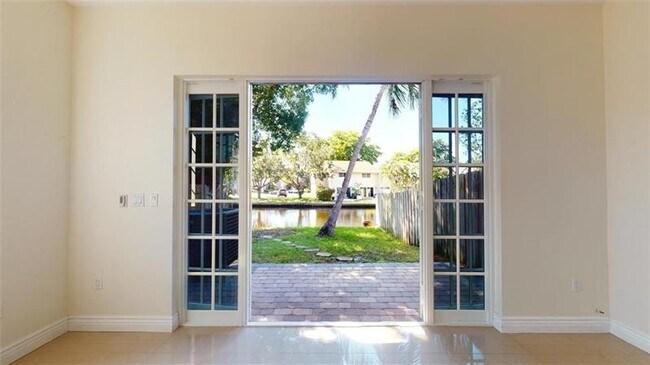 Foto del edificio - 632 NE 20th St