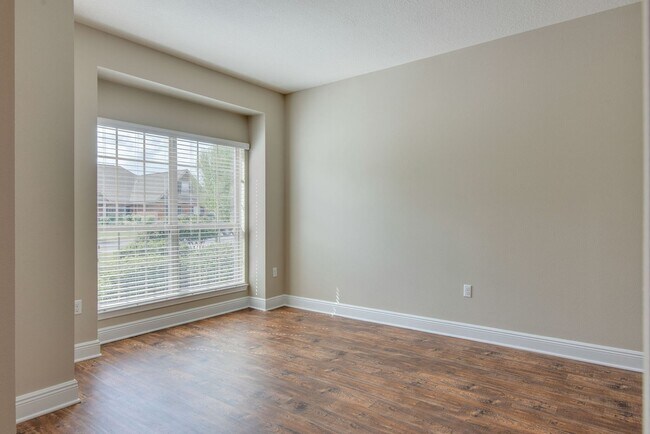 Foto del edificio - Spacious 4-Bedroom Home - Winners Gait