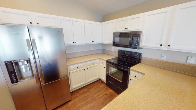 Foto del edificio - 77420 Cobblestone Dr