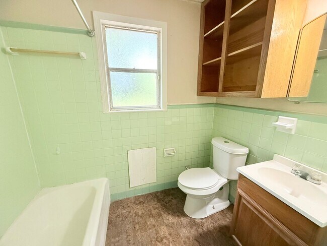 Foto del edificio - Cozy 2-Bedroom Cottage - Northeast Pensacola