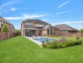 Building Photo - 24910 Meadowthorn Crest Ln