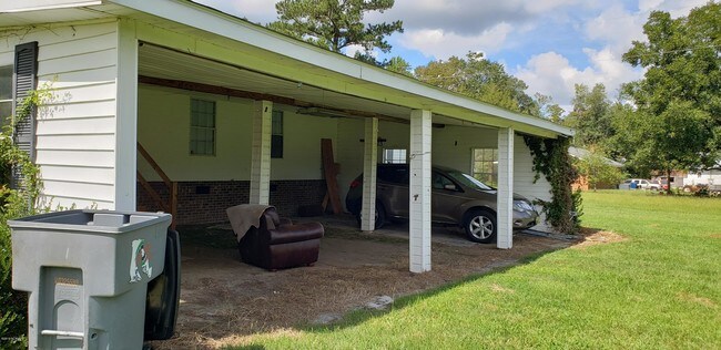 Building Photo - 3131 Jolly Rd