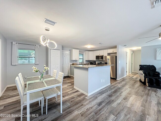 Foto del edificio - 760 Becker Ave NE