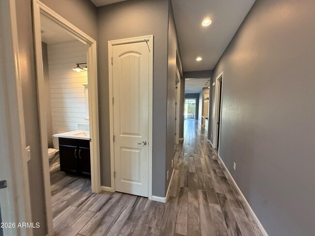 Foto del edificio - 20618 W Edgemont Ave