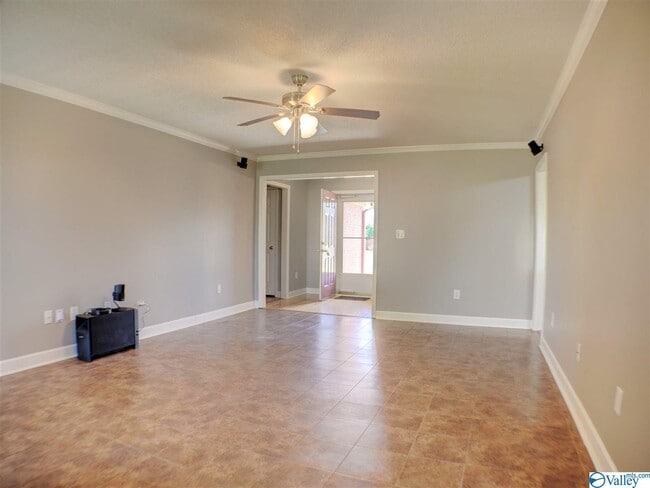 Foto del edificio - 154 Oakcrest Rd