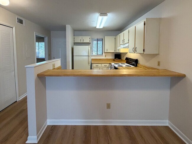Foto del edificio - 2/2 Condo in Treehouse Village - Available...