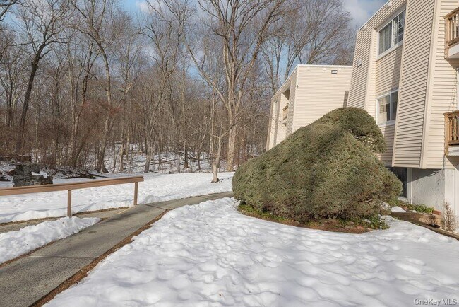 Foto del edificio - 529 Fox Run Ln