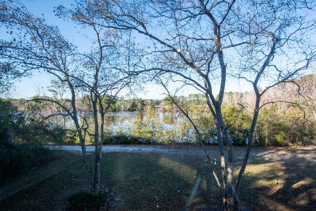 Photo - Mid Town Location with a Water View Apartment