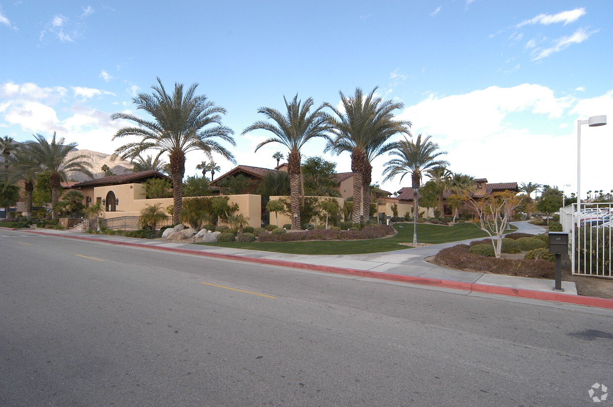 Primary Photo - Grandview Court