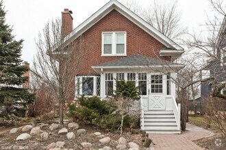 Building Photo - 621 Prairie Ave
