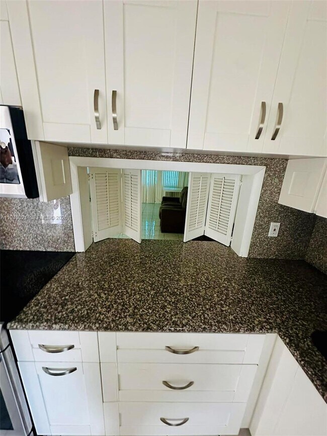 Foto del edificio - 215 SE 3rd Ave