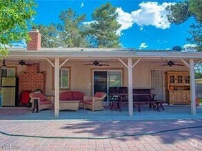 Building Photo - 5033 Saluda Cir