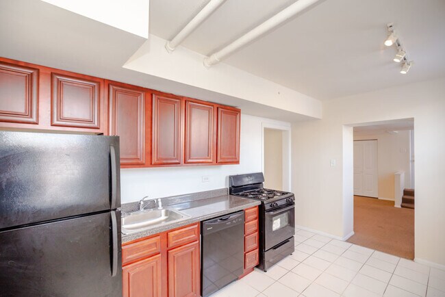 Foto del edificio - 5423 W Montrose Ave