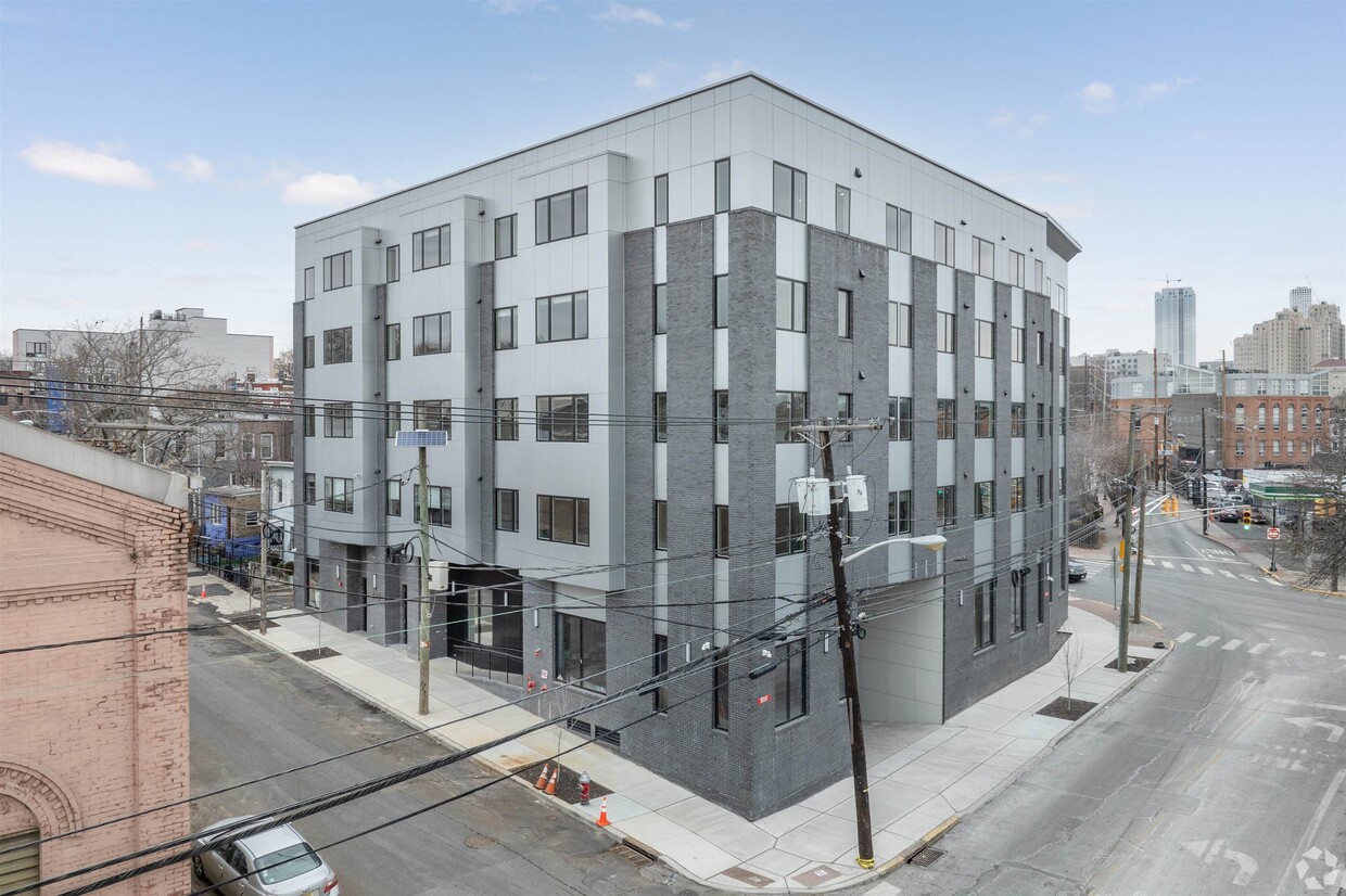 Foto principal - 475 Communipaw Ave