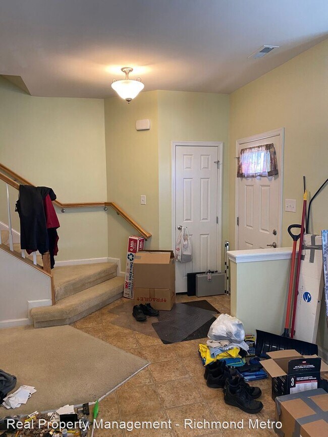 Building Photo - 3 br, 2.5 bath House - 940 Kitty Hamilton ...