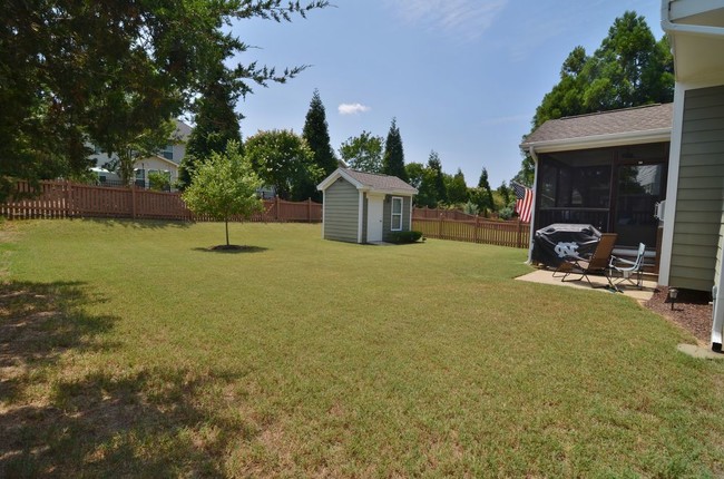 Building Photo - 732 Minerva Dale Dr