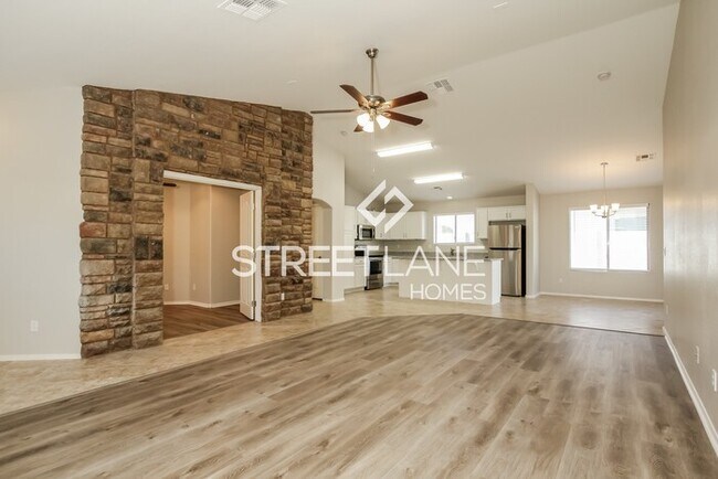 Foto del edificio - NOW OFFERING THE FIRST FULL MONTH FREE!