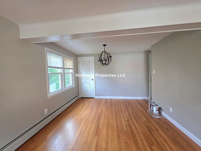 Foto del edificio - 28 Maplewood St