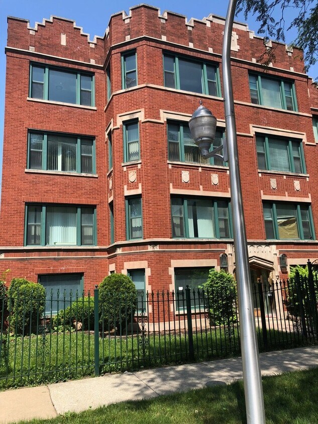 8000 S Phillips Ave Unit 2N, Chicago, IL 60617 Condo for Rent in
