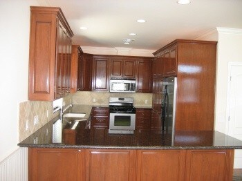 Kit. W/eating encimeras - 4107 W 138th St