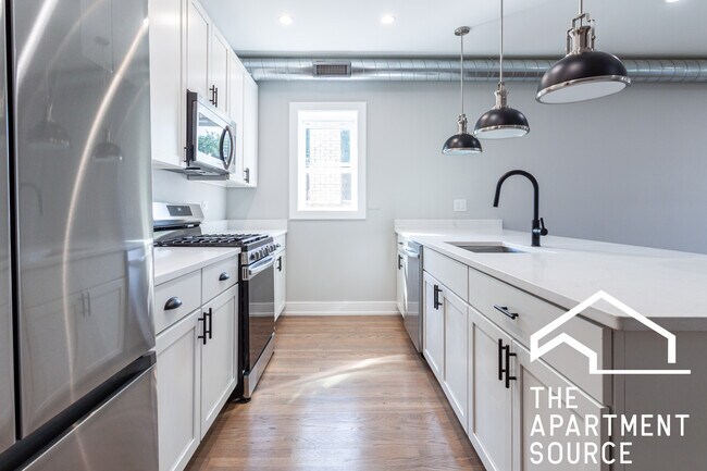 Foto del edificio - 1241 W Carmen Ave