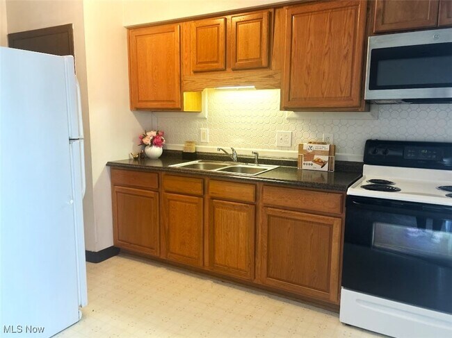 Foto del edificio - 105 Wildwood Dr