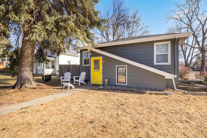 Primary Photo - 202 Edwards St