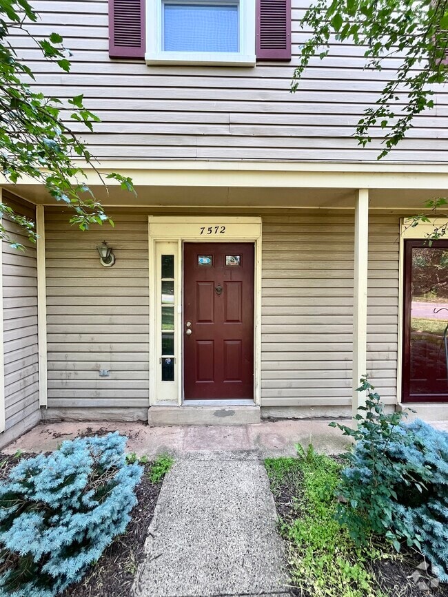 Building Photo - 7572 Belle Grae Dr
