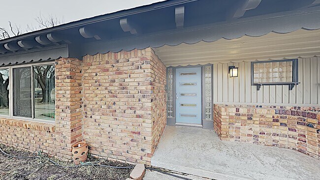 Building Photo - Beautiful 3 Bedroom 2 Bath Home In Great L...