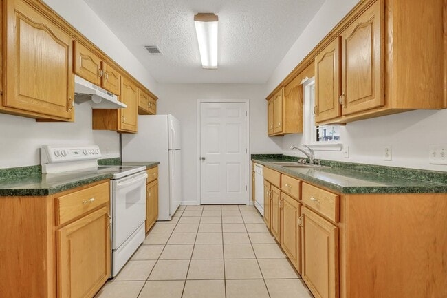 Building Photo - 3bd 2ba Home for Rent on Empire Rd