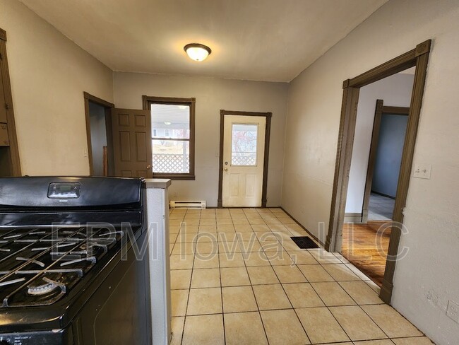 Building Photo - 203 Olive Street