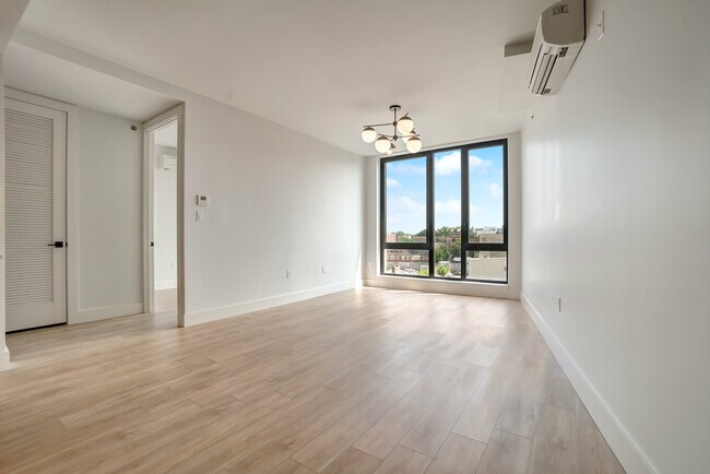 Building Photo - 11 Herkimer St