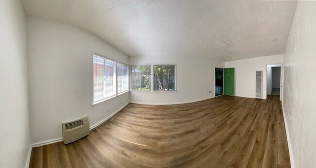 Building Photo - 9060 Cedros Ave