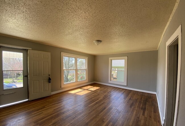 Photo - 1823 E Glenwood Ave House