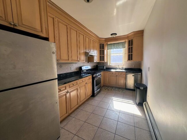 Foto del edificio - 1 bedroom in WOODSIDE NY 11377