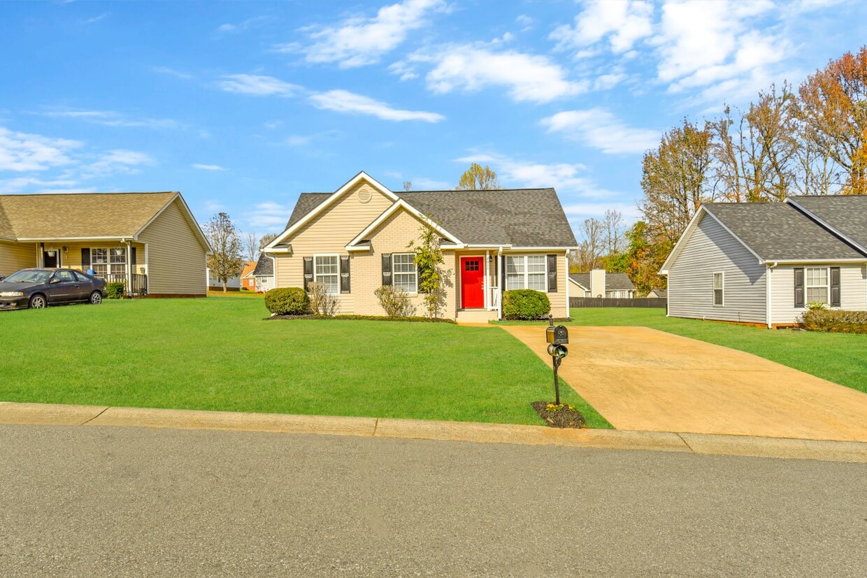 Primary Photo - 2011 Slater Springs Dr