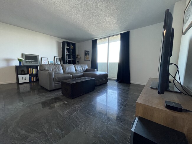 Building Photo - 3000 Coral Way