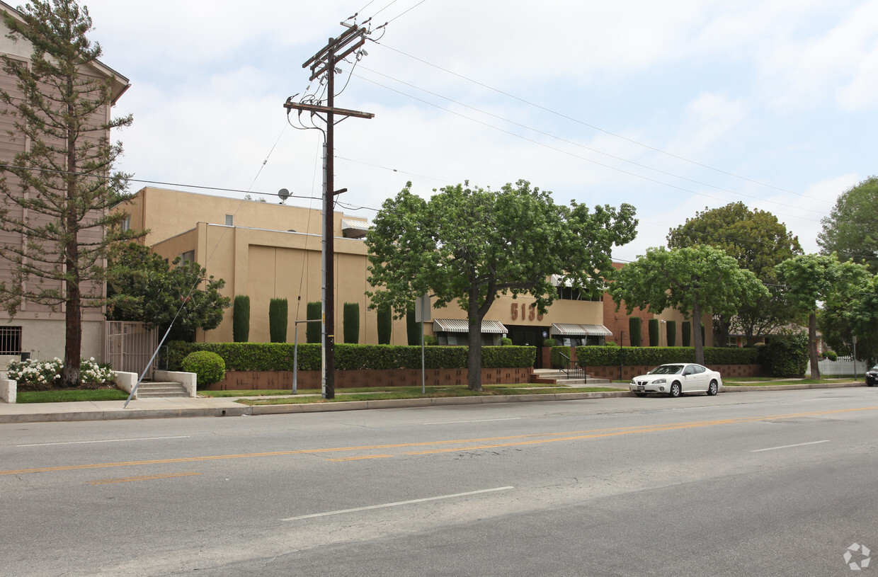 Building Photo - 5138 Hazeltine Ave