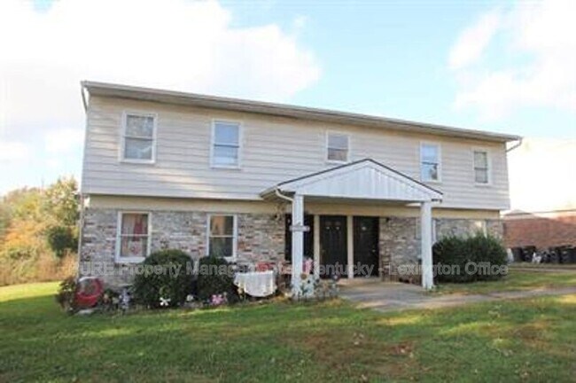 Building Photo - 241 Landings Dr
