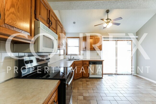 Building Photo - Spacious 5 Bedroom in a Cul De Sac!